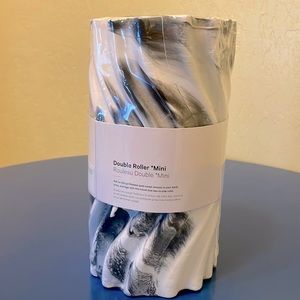 New Lululemon Double Roller Mini. Gray, black, white marbled.